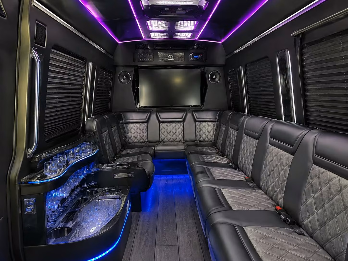 kennewick 35 passenger minibus rental