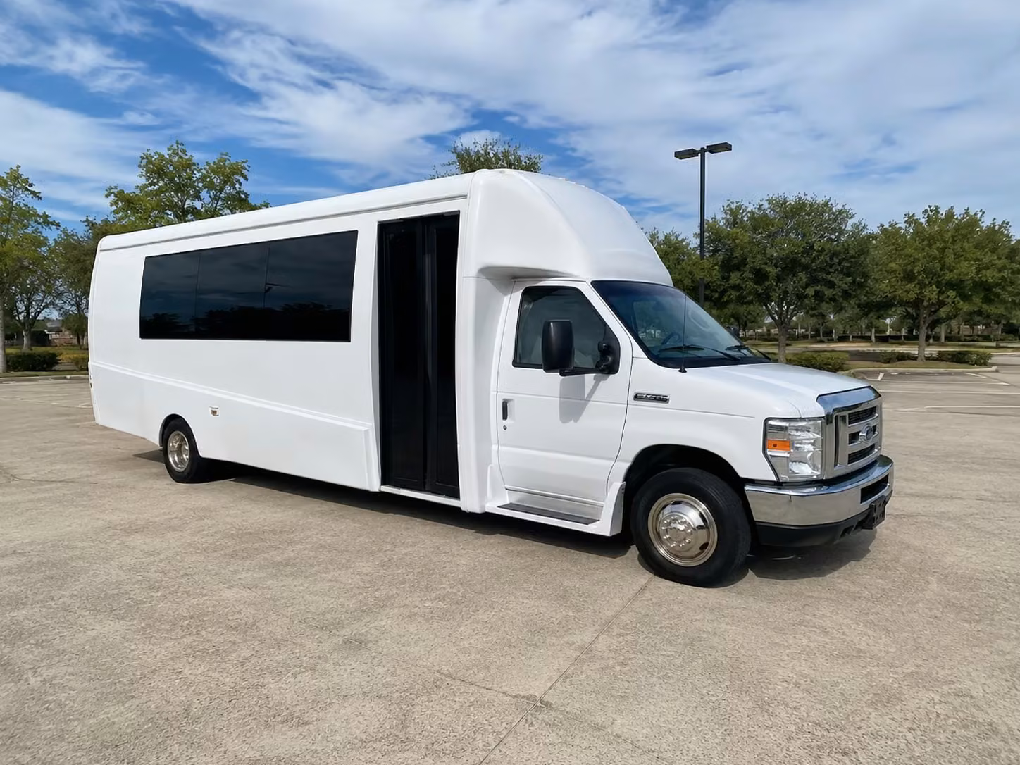 kennewick party buses with the amenities your prom group will love
