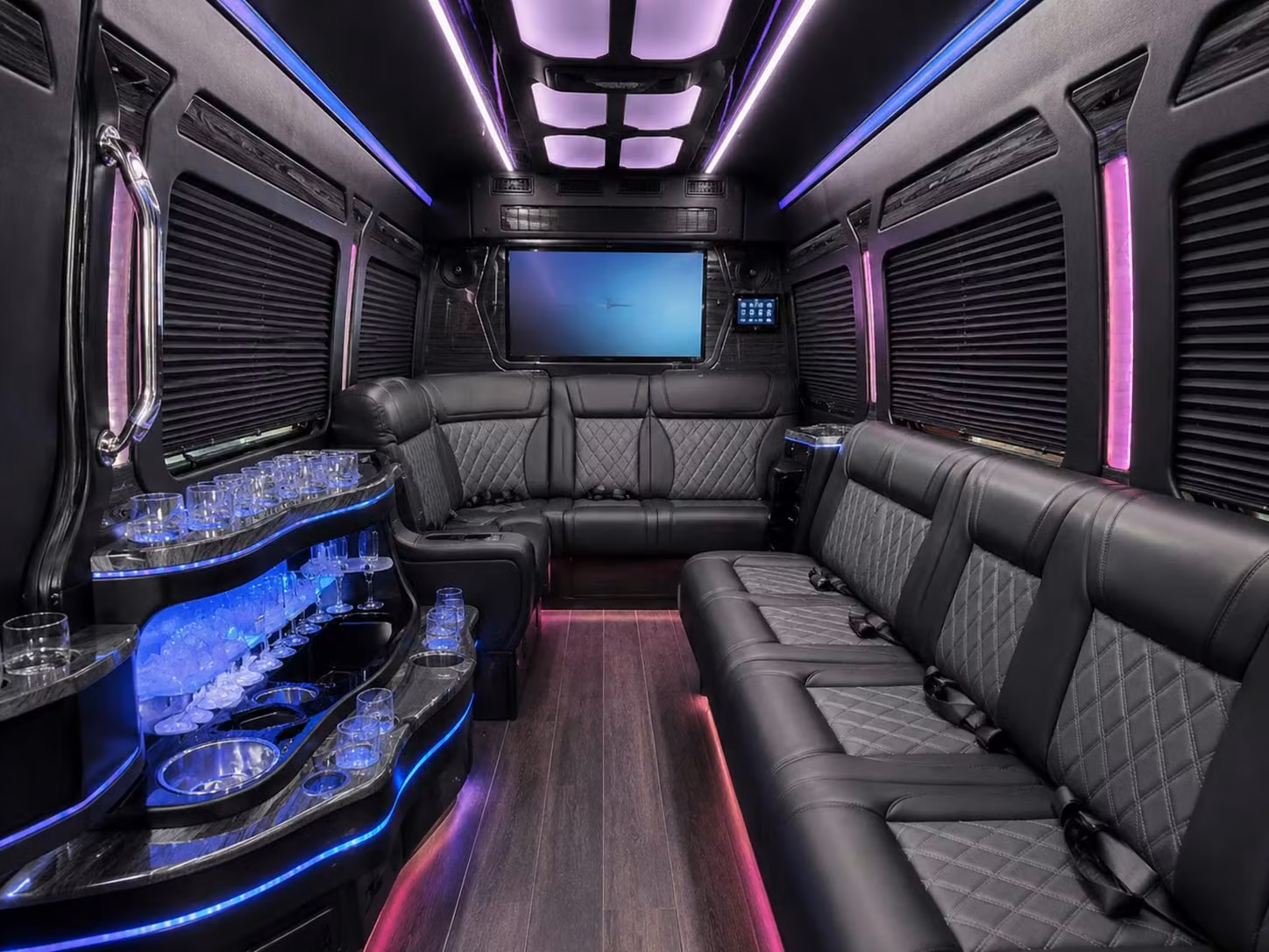prom homecoming bus rentals in kennewick